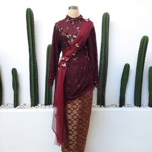 Busana Keluarga Maroon 3
