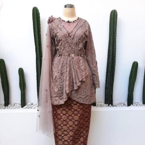 Busana Keluarga Coklat Tua