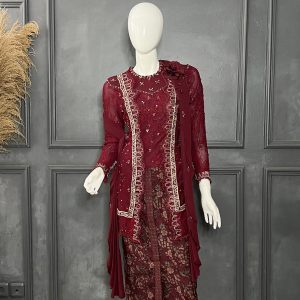 Busana Keluarga Maroon 9