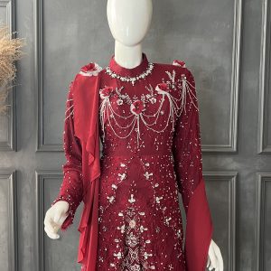 Busana Keluarga Maroon 11